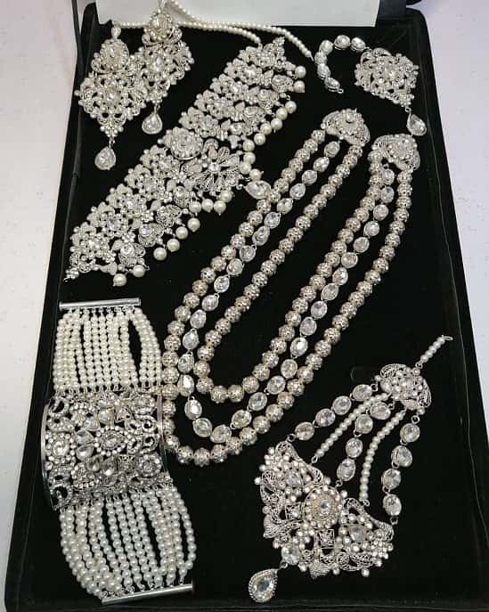 Bridal jewellery set 10% Discount and free delivery