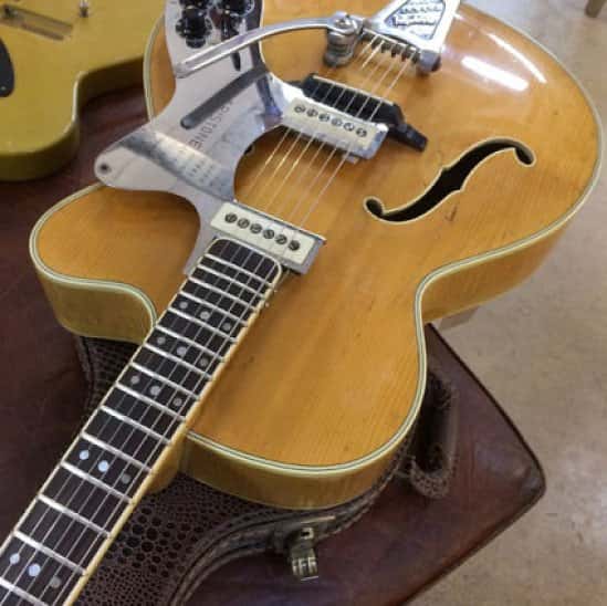 Vintage Hofner Senator with Bigsby and pickups, this is seriously cool
