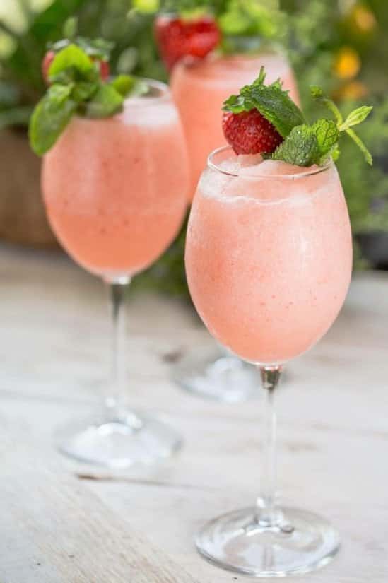 Make today all about the crisp, fruity, and FUN flavours of our Frosé cocktail!
