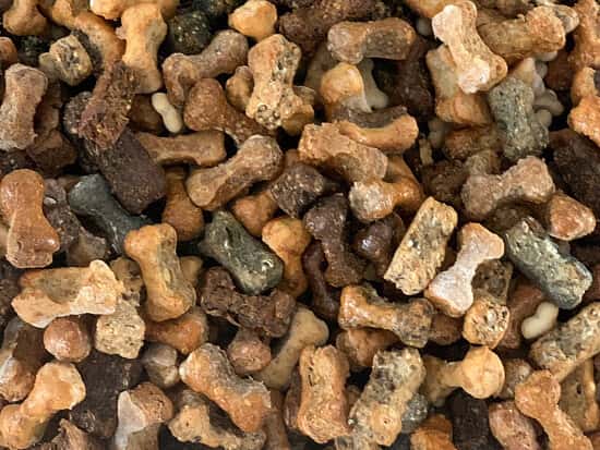 200 X dog biscuits bone shaped training/recall sized biscuits assorted flavours. Buy 2 get 1 free