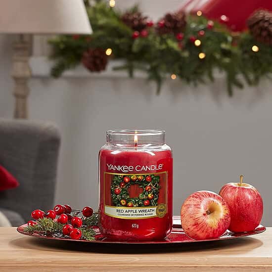 Yankee Candle Scented Candle | Red Apple Wreath Large Jar Candle | Long Burning Candles
