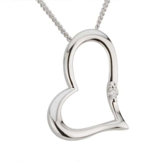 SAVE £76 on this 9ct white gold diamond single stone heart pendant