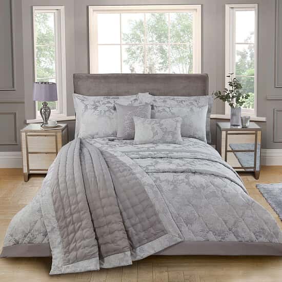 Slumber in Style: Up to 70% Off on Bedding!