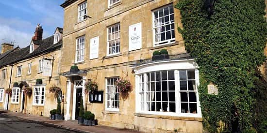 £149 -- Cotswolds stay w/2-AA-Rosette dinner & more, 35% off
