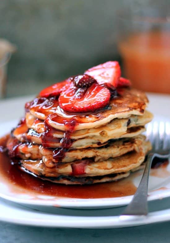 BUTTERMILK PANCAKES & MIXED BERRIES - £4.95!