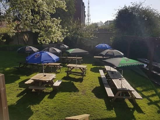 Our HUGE outdoor seating area is perfect in this weather - come and enjoy a real ale!