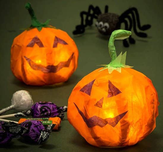 HALLOWEEN DECORATIONS - Halloween Light Up Pumpkin Lanterns £3.50!