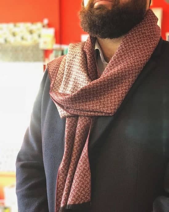 How stylish are these paisley men’s scarves? The PERFECT present for chilly winter...
