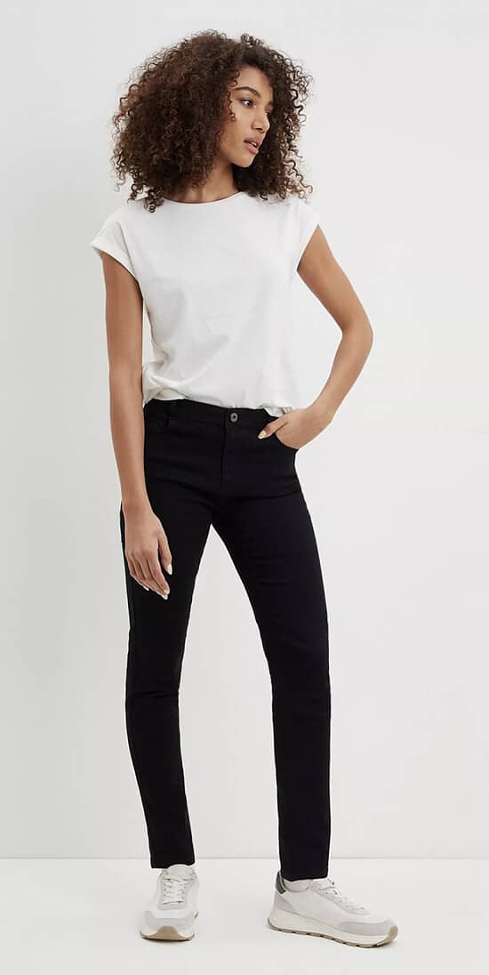 Get the Perfect Fit - Don't Miss the Jeans Sale!