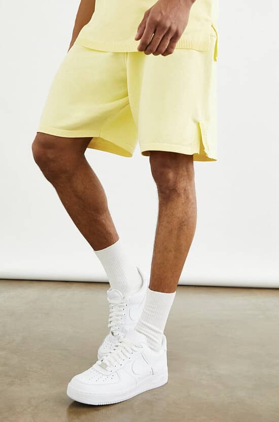 Sporty Comfort at a Steal: Shop Men's Joggers & Tracksuits on Sale Now!