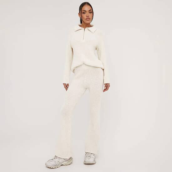 35% off on the Collared Zip Front Detail Jumper and Flared Trousers set!