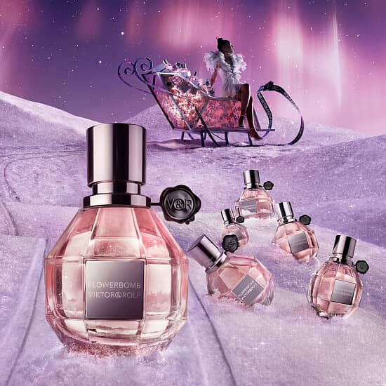 Save 15% on the Viktor & Rolf Flowerbomb Eau De Parfum 100ml Candle Gift Set – Perfect for Gifting!