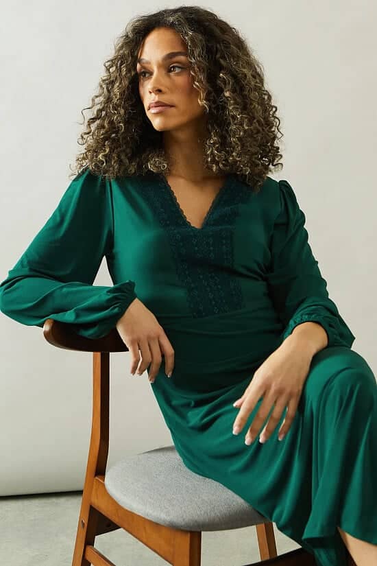 Extra 20% Off All Wallis! ✨ Refresh your wardrobe for less – shop now! 🛍️