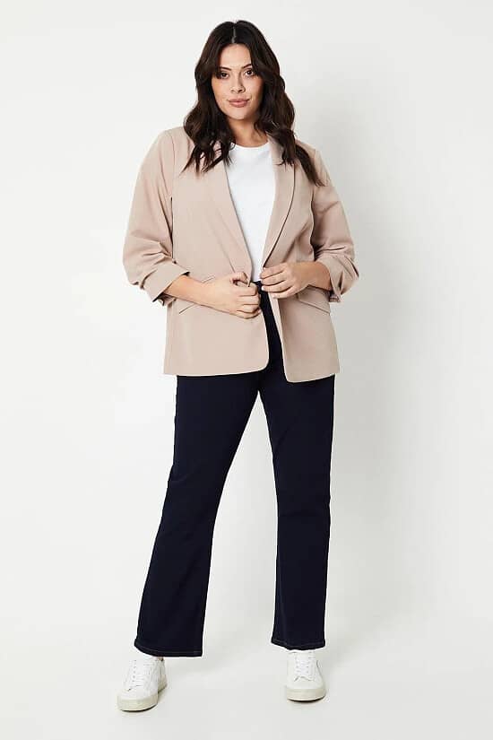 Curve Confidence! Shop the Plus Size Sale – Flattering Fits & Fabulous Prices! 💖👗