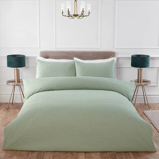 Dream Deals – Up to 77% Off Duvet Covers & Sets! 🛏️💫