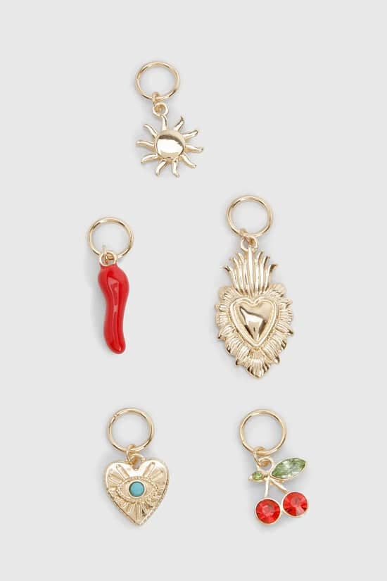 ✨ Sale Accessories – The Perfect Finishing Touch for Less!