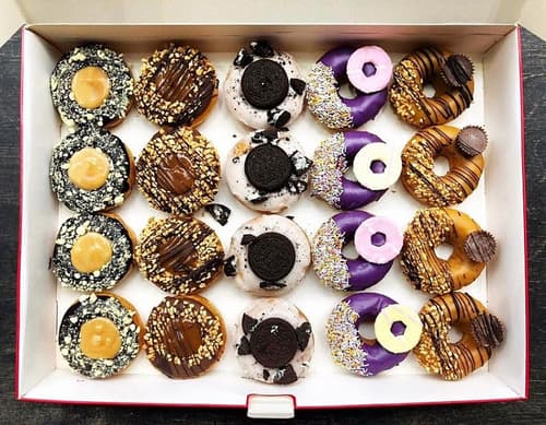You guys are loving the mini premium D’s... I mean what’s not to love?! 😍🍩