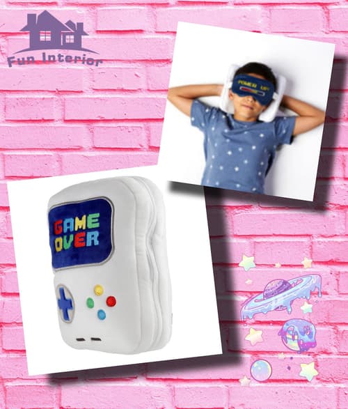 RELAXEAZZZ PLUSH TRAVEL PILLOW & EYE MASK SET - GAME OVER £15.99