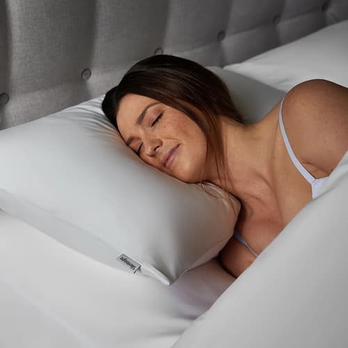 Sleep in Summer Bliss: Up to 60% Off Duvets, Pillows, and Mattresses!