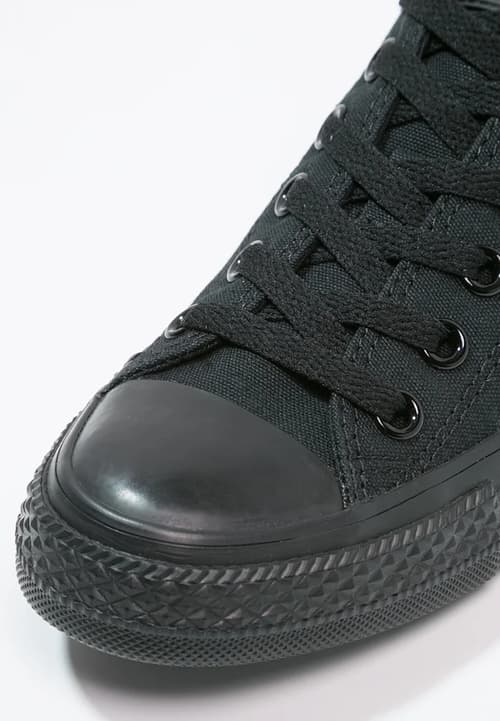 Save 47% on Converse All Star Unisex Chuck Taylor Low Tops – Classic Sneakers, Now at a Bargain!
