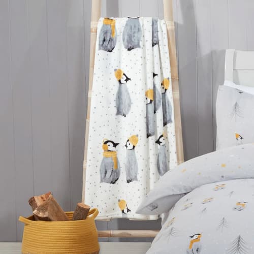 Cyber Deals: Up to 70% Off Throws! Shop Now!