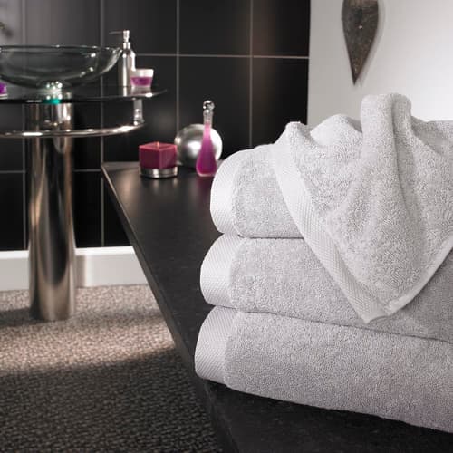 Wrap yourself in luxury! 🛁 Save up to 57% off towels!