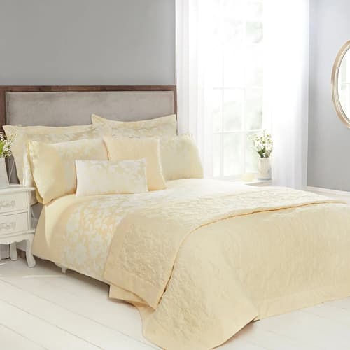 Luxury for Less β Up to 77% Off Jacquard Bedding! ποΈβ¨