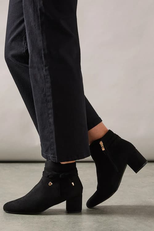 Step Up Your Style – Women’s Sale Shoes & Boots!